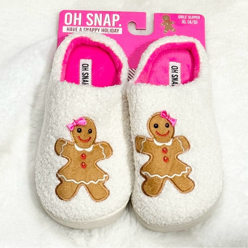 *NEW* Pink gingerbread Girls slippers XL (Size 4/5)